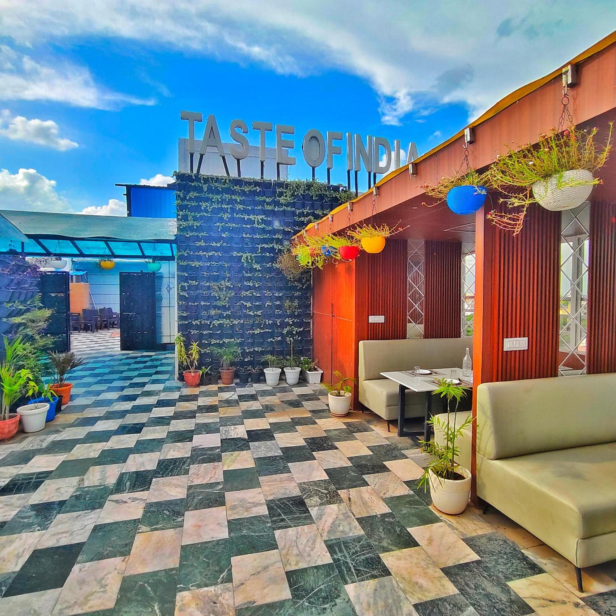 Hotel Taste Of India アーグラ エクステリア 写真